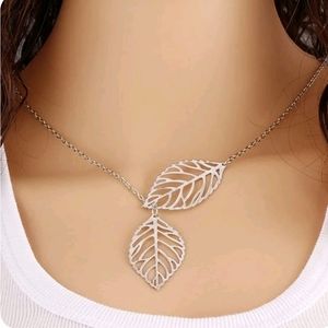 🍃 Leaf Lariate Necklace